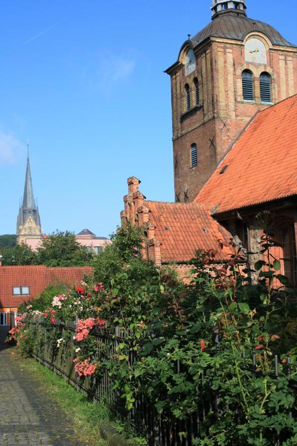 Zentrale Ferienwohnung „Treibholz“ Im Sonnenblumenhaus เฟลนส์บวร์ก ภายนอก รูปภาพ