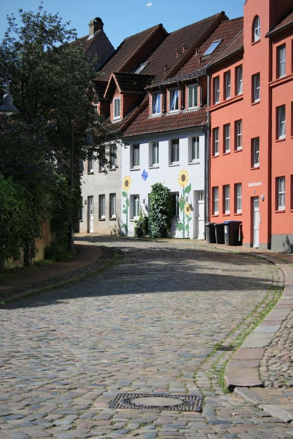 Zentrale Ferienwohnung „Treibholz“ Im Sonnenblumenhaus เฟลนส์บวร์ก ภายนอก รูปภาพ